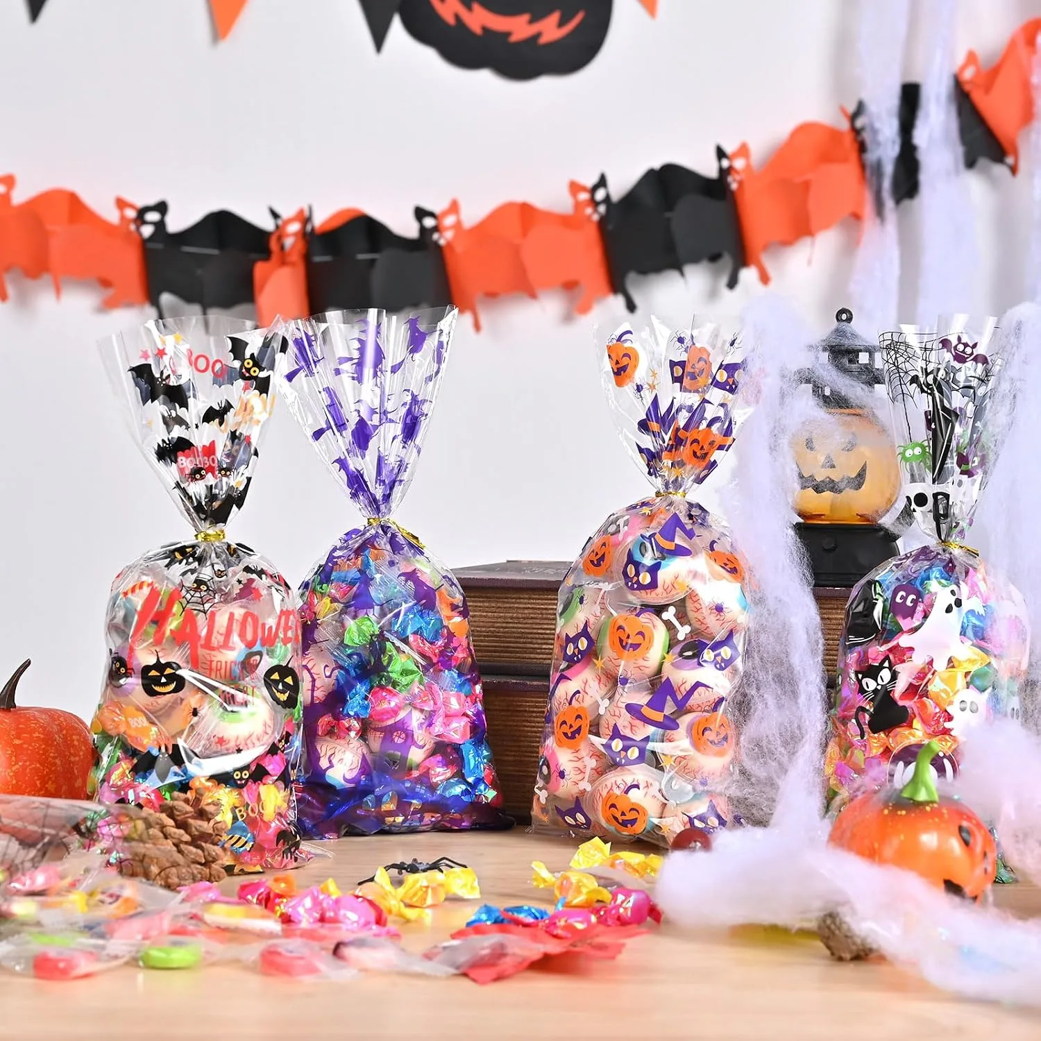Ahfulife 200PCS Halloween Sweets Bags for Trick or Treating, Halloween Cellophane Candy Bags Treat Gift Bags with Twist Ties for Kids Party Decoration Supplies