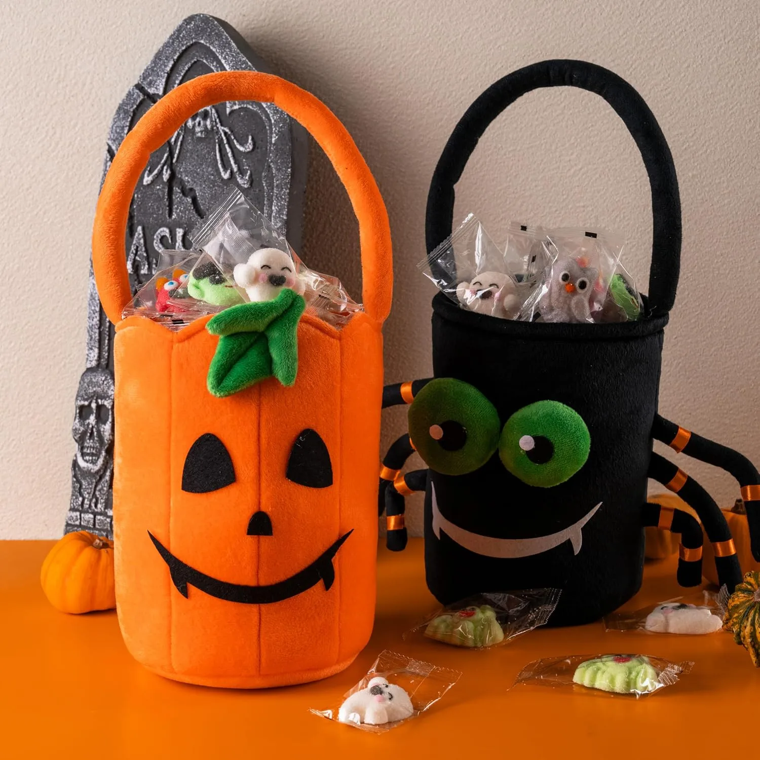 JOYIN Halloween Plush Candy Bucket, 5.9 x 8.7 Inch Spider and Pumpkin Halloween Basket with Handle, Trick or Treat, Gift for Kids, Party Supplies Decoration, Pack of 2