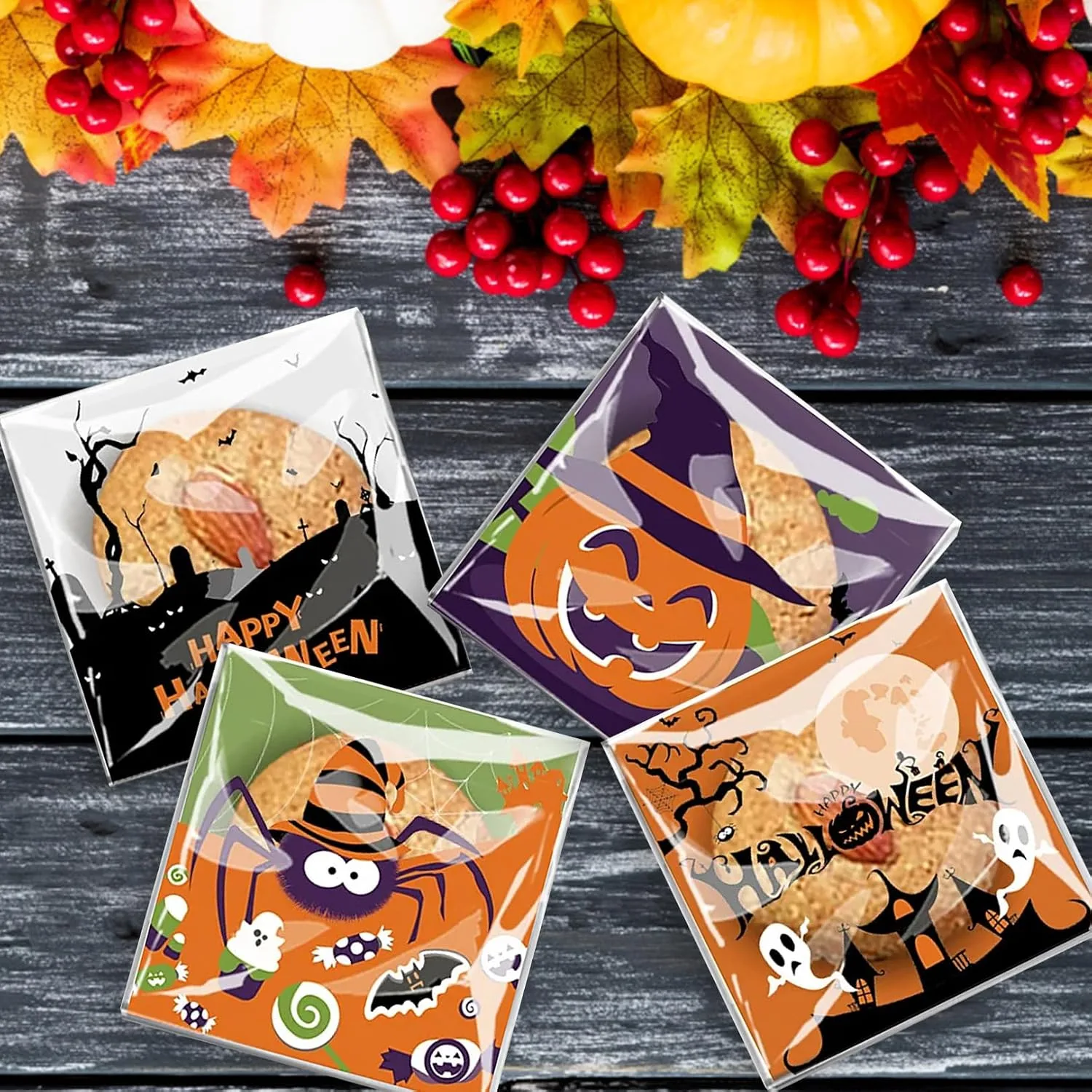 100Pcs Halloween Cellophane Bags Self Adhesive,Halloween Sweet Bags Small Trick or TreatBags for Cookies Biscuit Candy Goodie Gifts Jewelry HalloweenParty Favor Bags,10 * 10cm